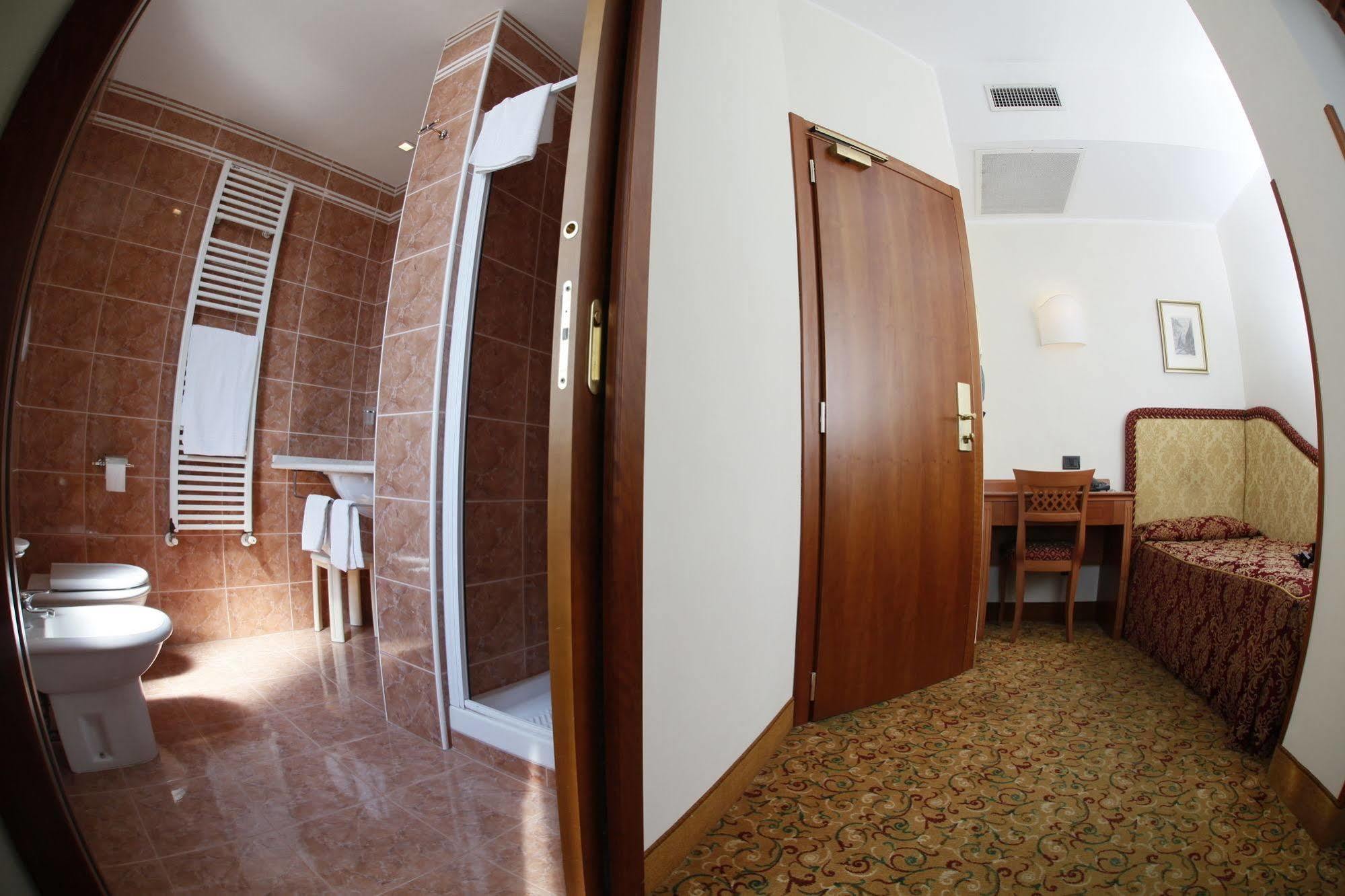 Hotel Colonna Μπρίντιζι Εξωτερικό φωτογραφία