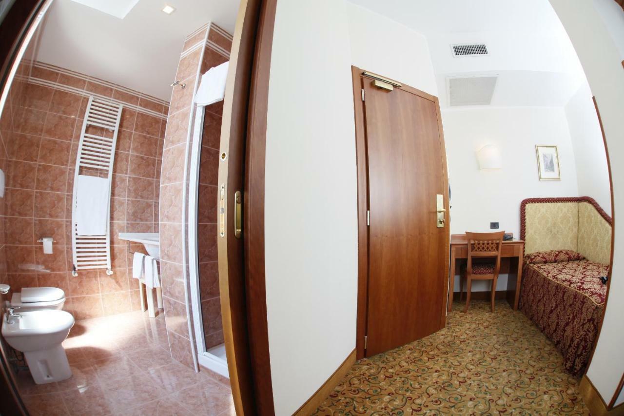 Hotel Colonna Μπρίντιζι Εξωτερικό φωτογραφία